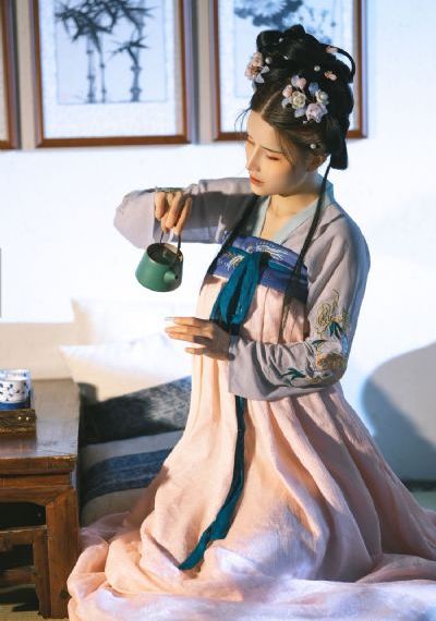 她在丈夫面前被耍了高清剧情_HD高清在线